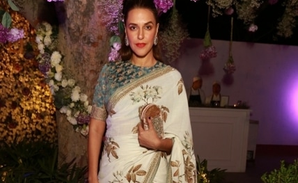 neha dhupia20180421113447_l